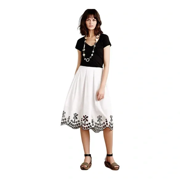 New Anthropologie  "Poplin Eyelet Skirt" by Moulinette Soeurs, Size 0 - Picture 2 of 6